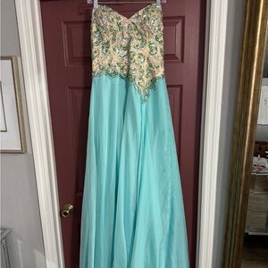 Mac Duggal Champagne and Black Evening Dress